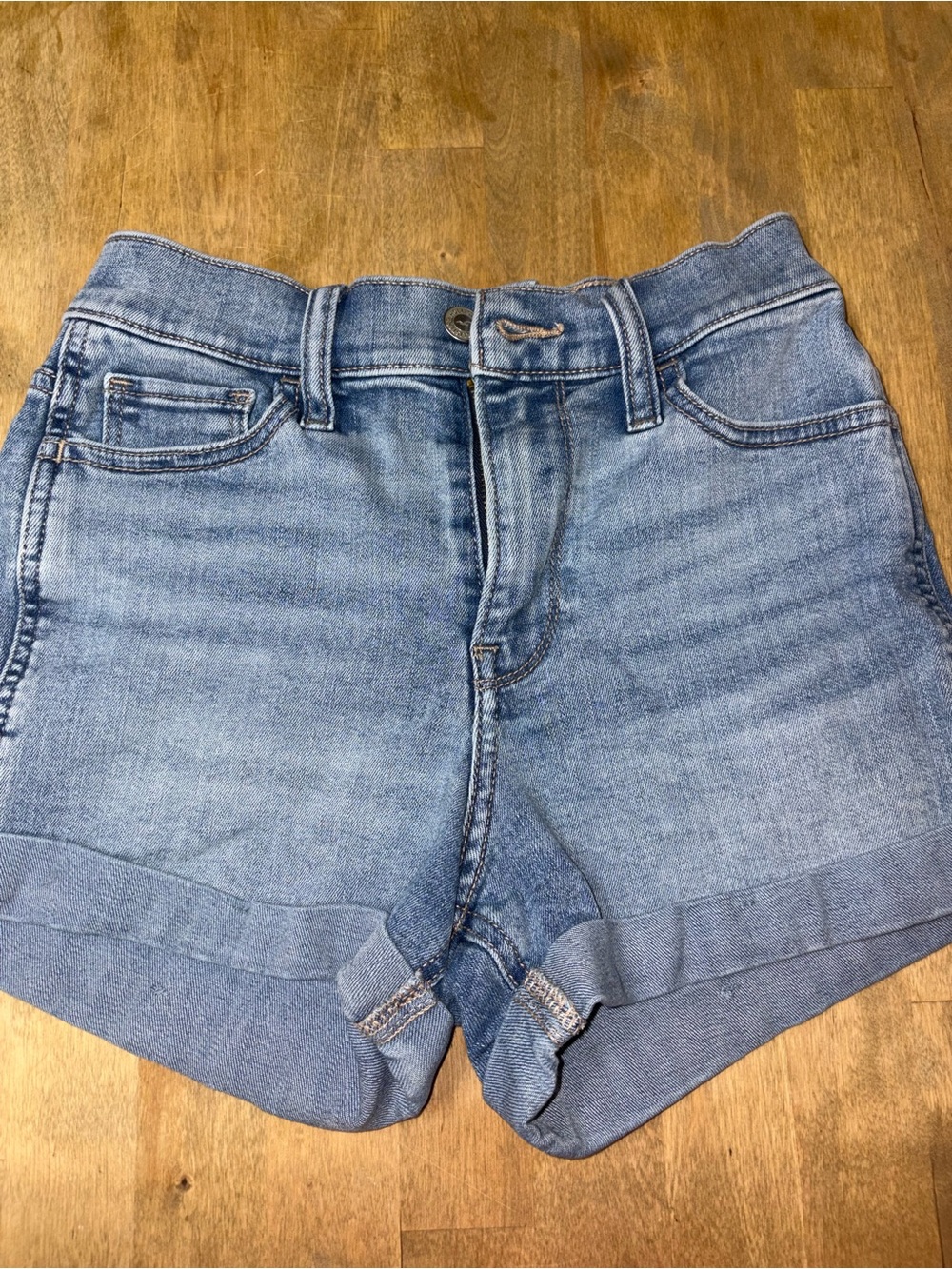 Hollister Light High-Rise Jean Shorts